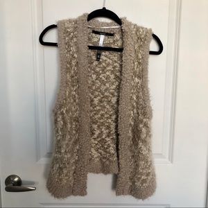 Kensie beige faux fur vest